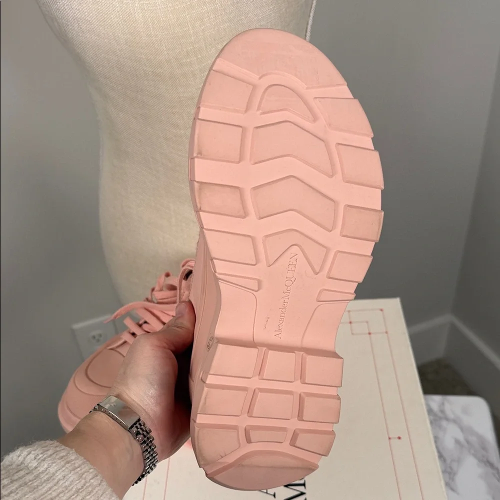LIKE NEW Alexander McQueen Women's Blush Sneakers - Picture 5 of 11